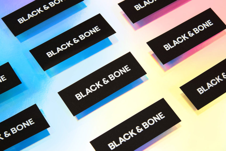 服裝品牌vi設計媒體標志風格類 76、電視廣告商標風格 77、報紙廣告商標風格 78、雜志廣告商標風格 